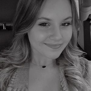 Meet your Posher, Eliana suzette